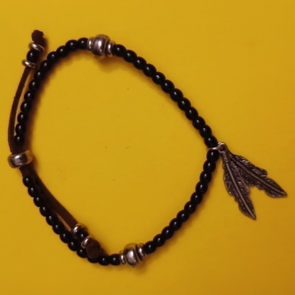 Handmade Feathers & Beads on Leather Bracelet - Picture 4 of 9